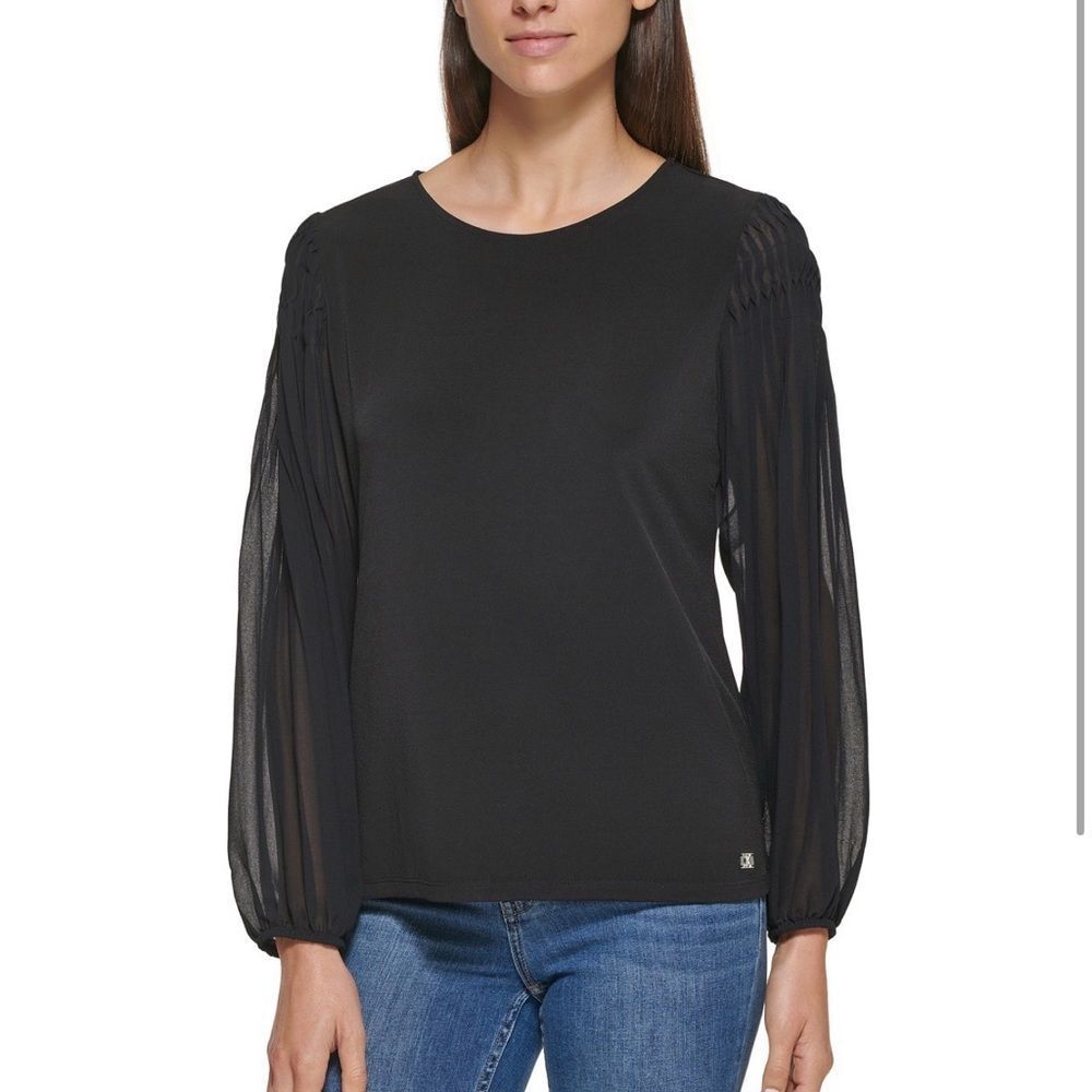 Solid Pleat Sleeve Top